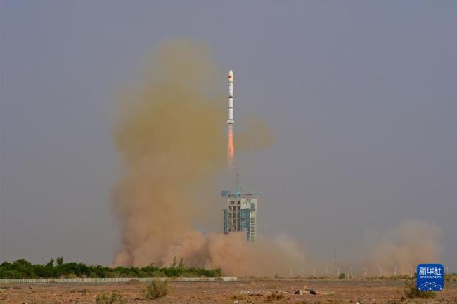 我国成功发射3颗低轨通信试验卫星