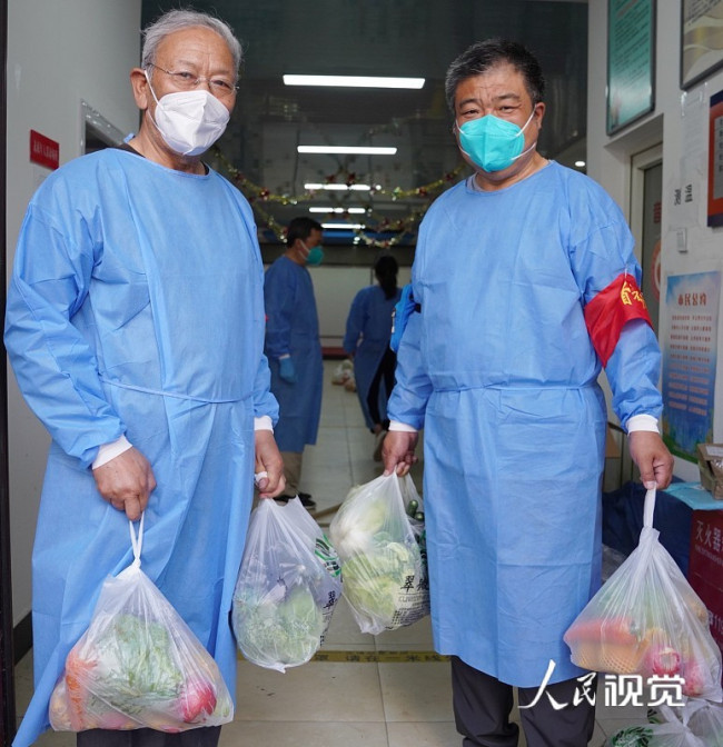 北京：近10万份免费蔬菜包送进海淀封管控社区